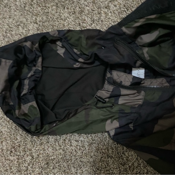 Calvin Klein Camo Windbreaker - Picture 5 of 5